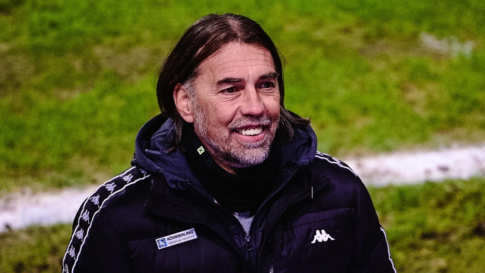 Fahndet nach einem Linksverteidiger: Martin Schmidt.