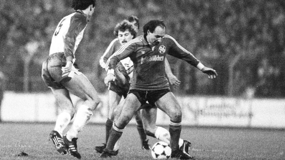 Schalke nähert sich Tasmania - Köln schon wieder bei 18 - Bundesliga | Bildergalerie - kicker