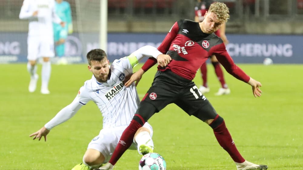 Steht dem Club in Braunschweig zur Verfügung: Robin Hack (r.), hier gegen Jerome Gondorf.