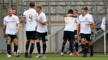 Arminia Bielefeld bejubelt das 3:0