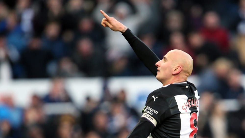 Jonjo Shelvey traf spät zum 2:2-Endstand gegen Manchester City.