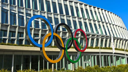 Die olympischen Ringe am Hauptsitz des IOC in Lausanne