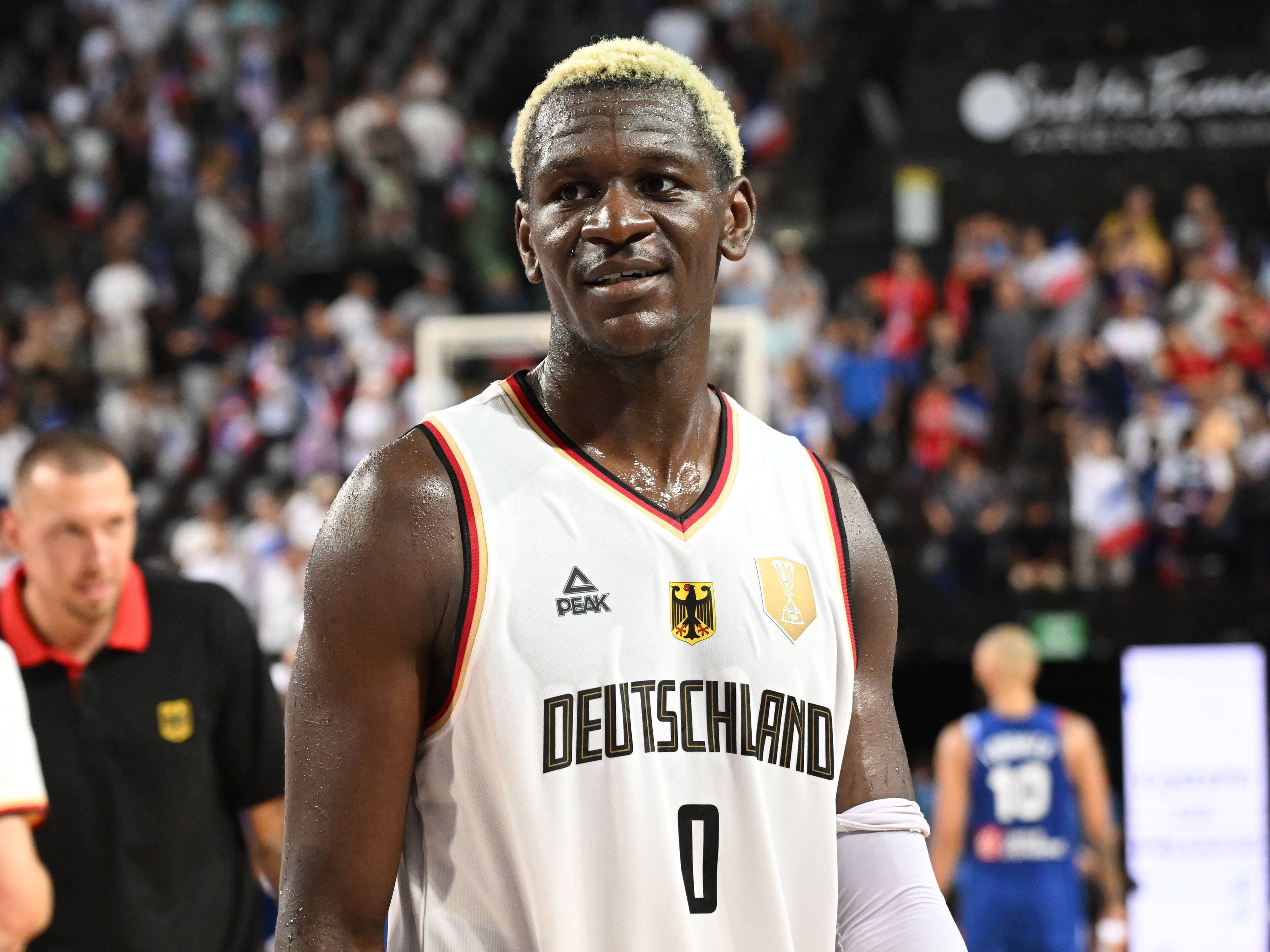 Azhar Bonga Isaac Bonga im Steckbrief: DBB-Star, Gehalt, Erfolge, NBA- und ...