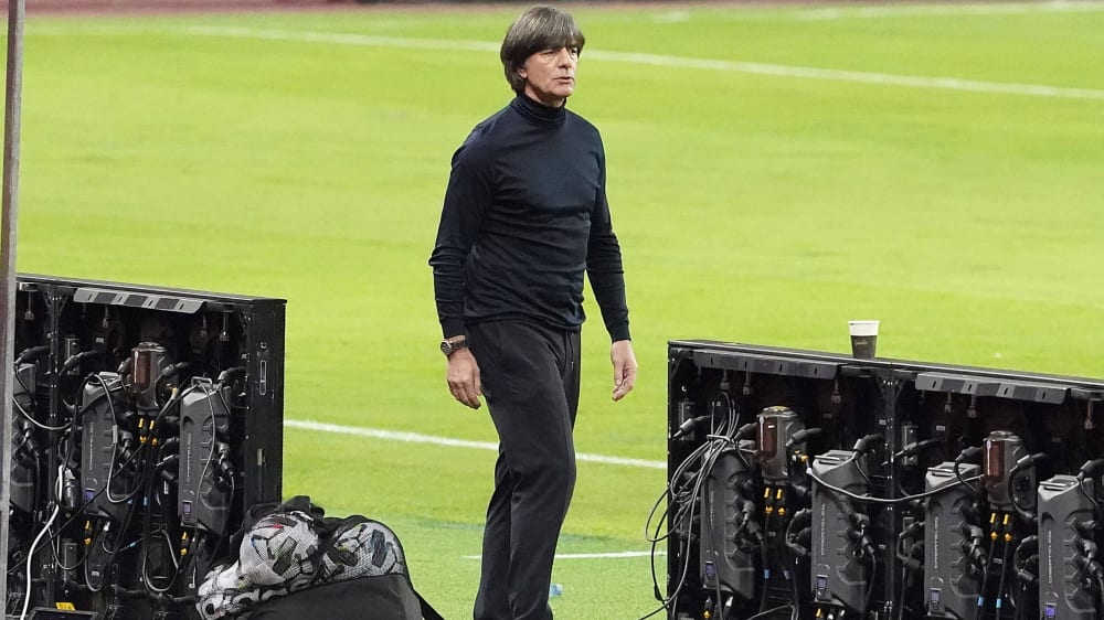 Ihm wird nach der Schmach von Sevilla Zeit eingeräumt: Bundestrainer Joachim Löw.