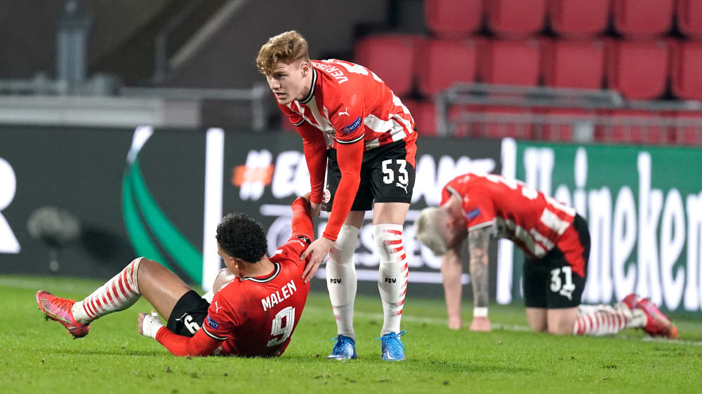 Am Boden zerstört: Die Spieler der PSV Eindhoven nach der Niederlage.