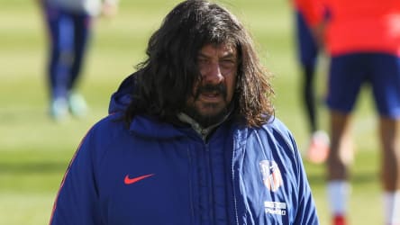 The "rocker" likes to wear his hair long: Mono Burgos in February 2019.