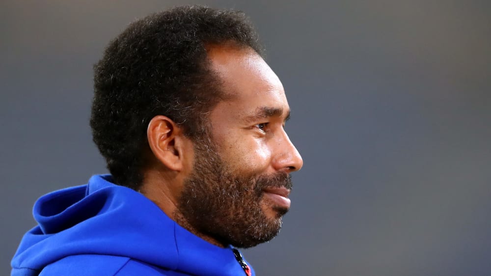 Lässt sich nicht aus der Ruhe bringen: Hamburgs Trainer Daniel Thioune.