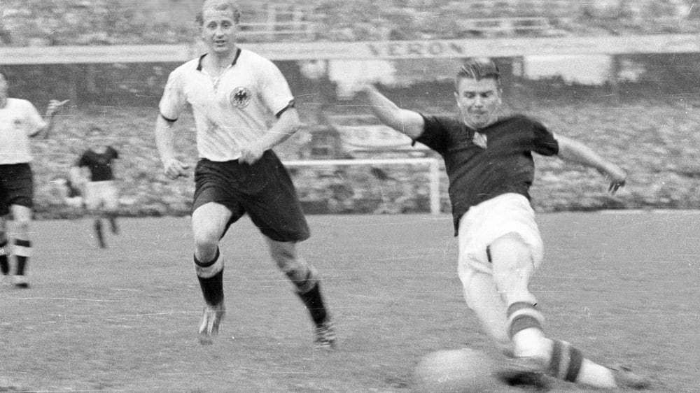 Ferenc Puskas (Hungría, r.)