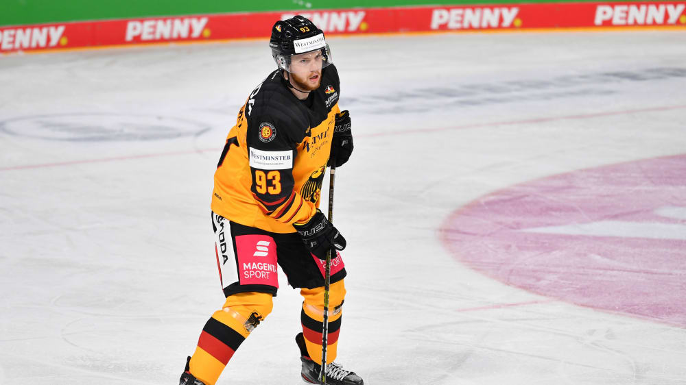 Er wechselt innerhalb der DEL: Nationalspieler Simon Sezemsky.