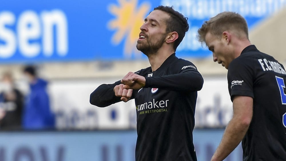 Einmal abgefälscht, einmal in den Winkel: Rostocks Manuel Farrona Pulido (li.) hatte seine zwei Momente in Duisburg.