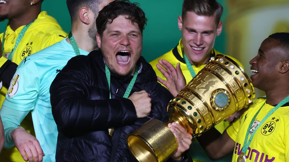 Erstes Finale, erster Pokal: Edin Terzic hat Borussia Dortmund zum ersten Titel seit 2017 geführt.