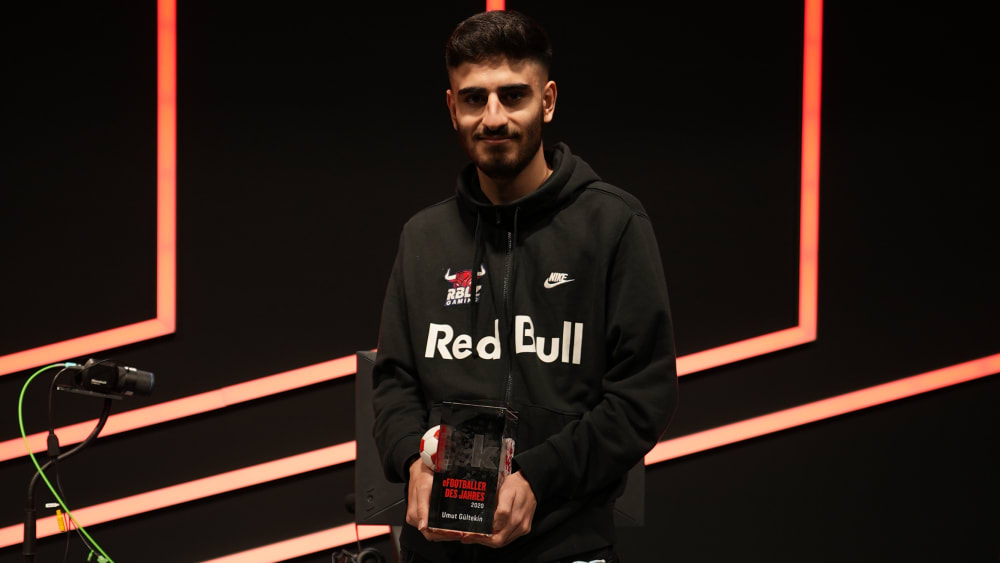 Der eFootballer des Jahres 2020: Umut Gültekin.
