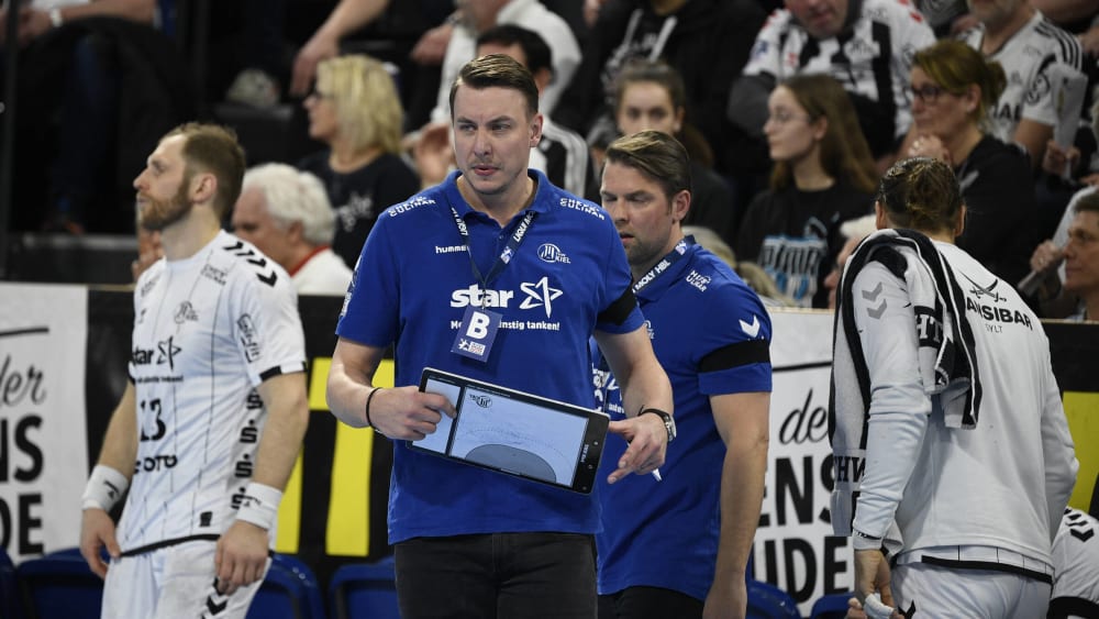 Bei einem Abbruch wäre der THW Kiel um Trainer Filip Jicha Meister.