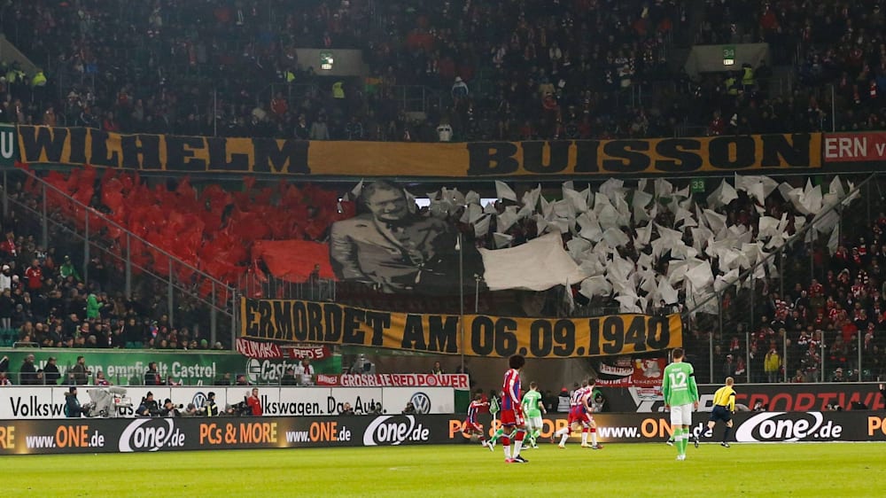 Im Rahmen des Erinnerungstags ehrten die Bayern-Fans Willi Buisson 2015 mit einer Choreografie in Wolfsburg.