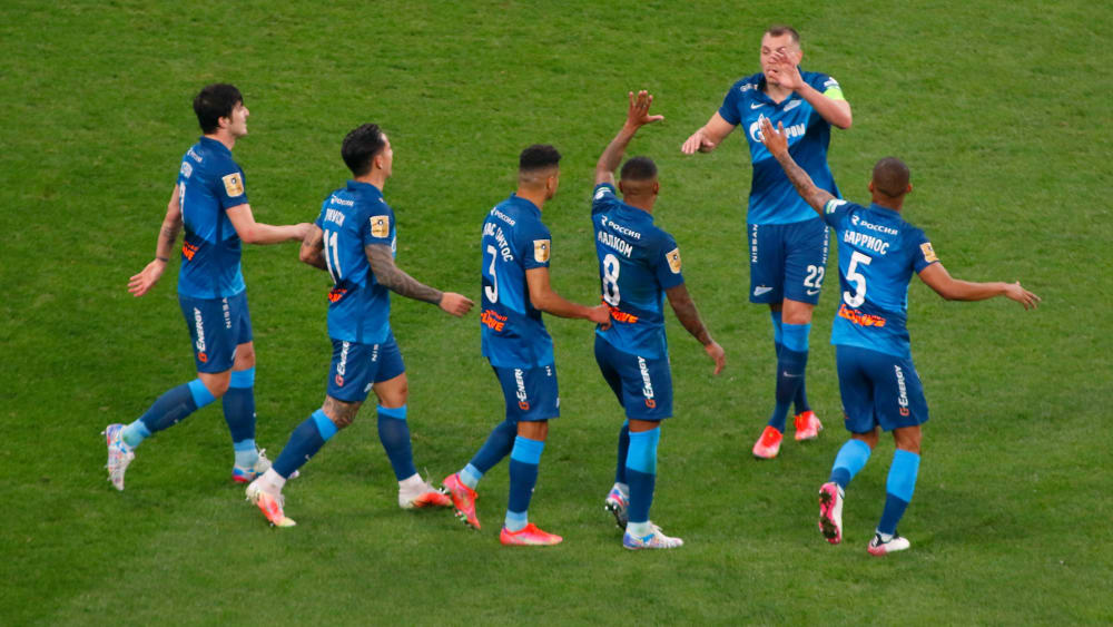 Den Verfolger Vorgefuhrt Zenit Ist Zum Siebten Mal Russischer Meister Kicker