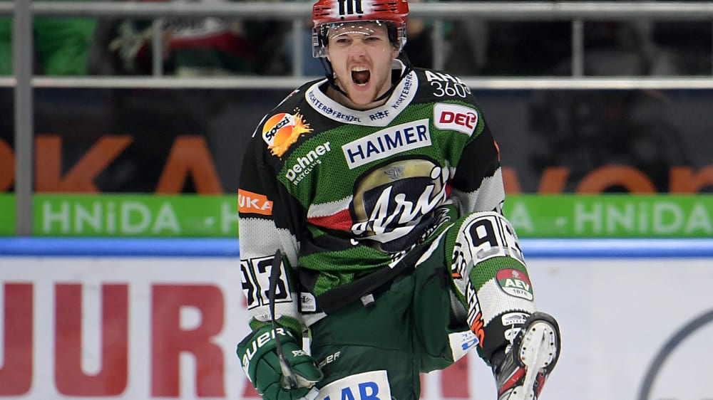 Vertragsverlängerung bis 2021: Powerplay-Experte Simon Sezemsky spielt auch in der kommenden Saison für die Augsburger Panther.