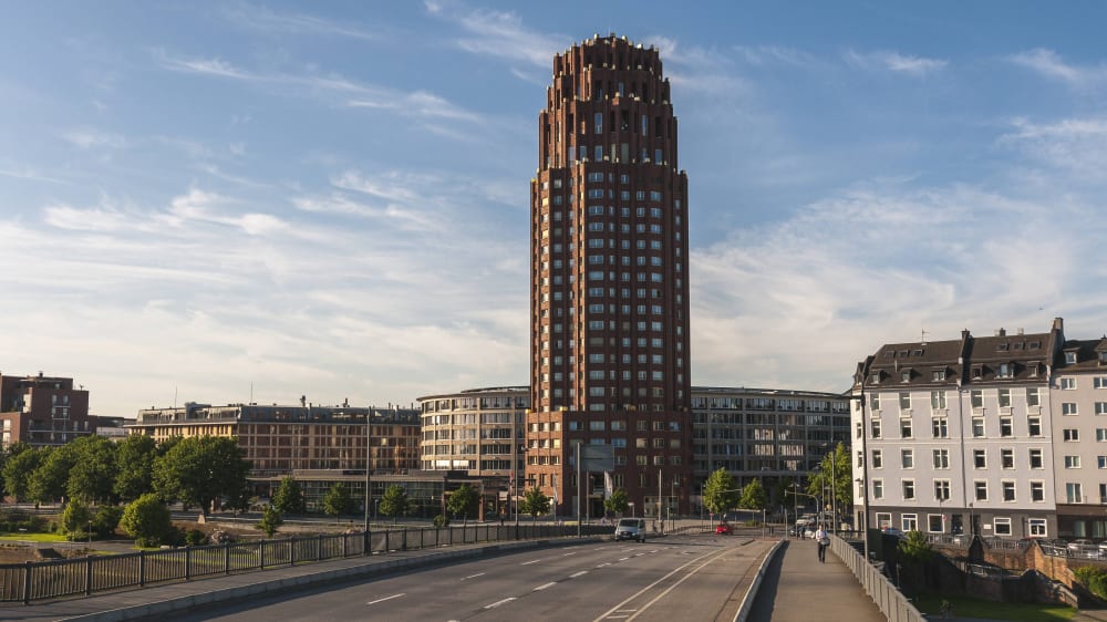 Unterkunft der Frankfurter Profis: Das "Lindner Hotel & Residence Main Plaza" im Stadtteil Sachsenhausen.
