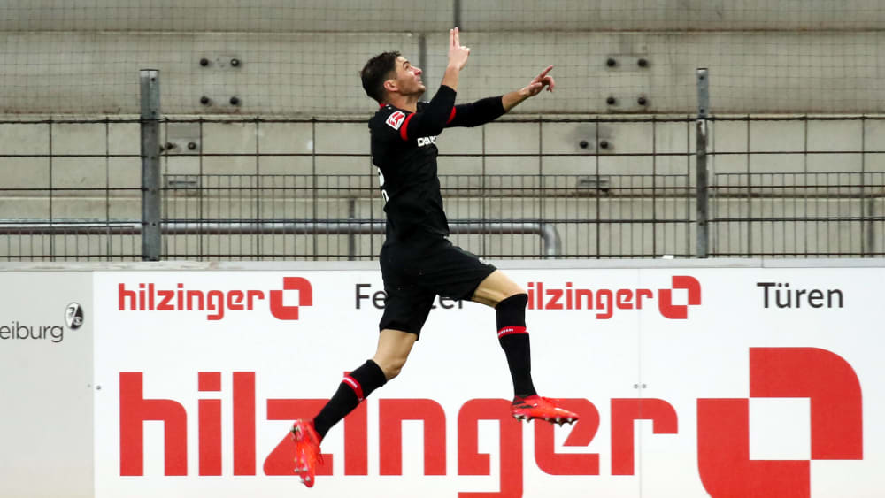 Lucas Alario beim Torjubel