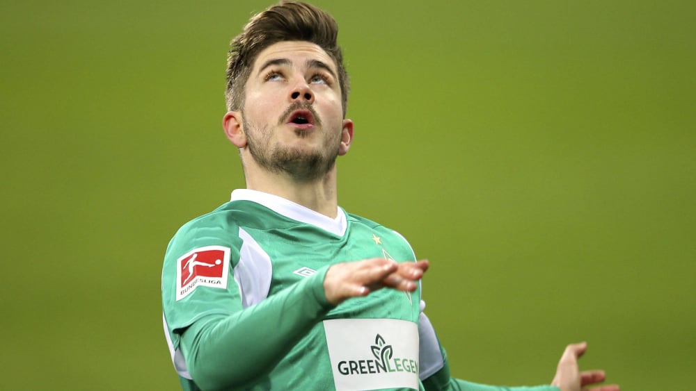 Überflieger: Werder Bremens Youngster Romano Schmid.