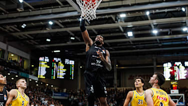 Ejiofor Onu (Gladiators Trier) beim Korbleger, Aktion Action Vet Concept Gladiators Trier vs Alba Berlin, Basketball, easyCredit BBL, 5. Spieltag, Saison 2026 2027, 10.10.2026 Vet Concept Gladiators Trier vs Alba Berlin, Basketball, easyCredit BBL, 5. Spieltag, Saison 2026 2027, 10.10.2026 *** Ejiofor Onu of the Gladiators Trier making a layup, Action Shot: Vet Concept Gladiators Trier vs. Alba Berlin, Basketball, easyCredit BBL, Matchday 5, 2026-2027 Season, October 10, 2026, Vet Concept Gladiators Trier vs. Alba Berlin, basketball, easyCredit BBL, Matchday 5, 2026-2027 season, October 10, 2026 Copyright: xEibnerxPressefotox EP_ANS
