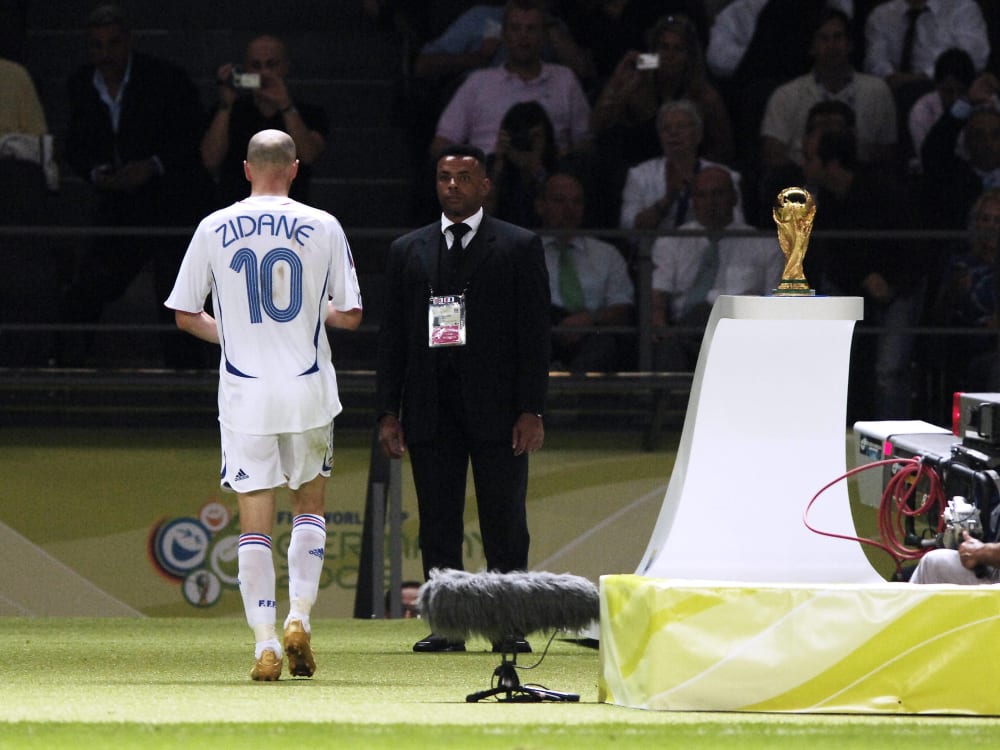 Kein Happy End Als Zinedine Zidanes Zauber Mit Einem Kopfstoss Verflog Kicker