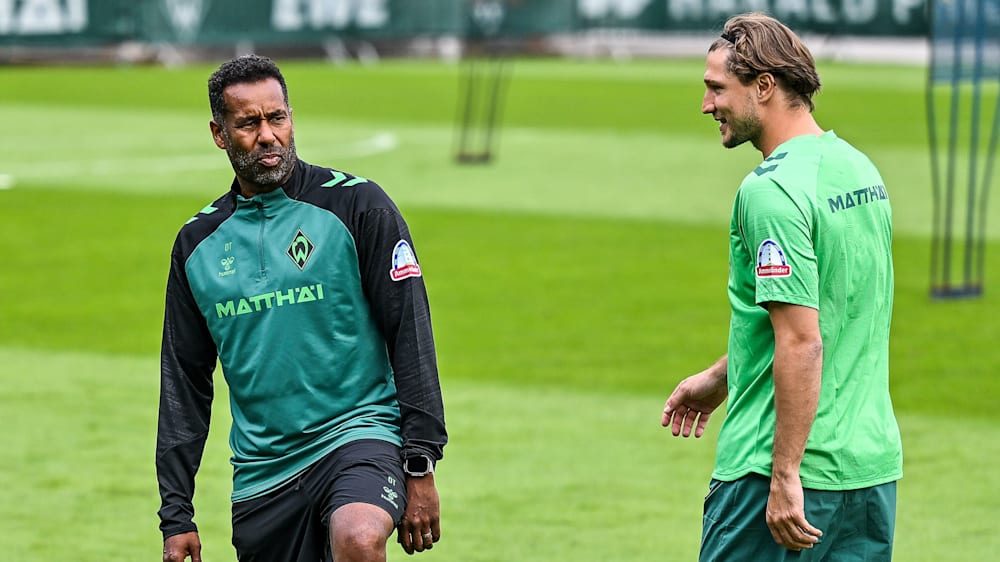 Schätzt Abwehrspieler Niklas Stark sehr: Werder-Coach Daniel Thioune