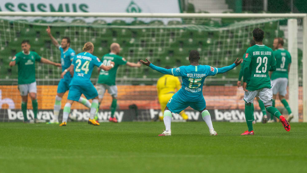 Jubel aus der Distanz: Jerome Roussillon freut sich nach Wout Weghorsts Treffer.