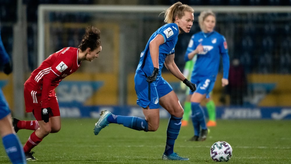 Künftig gemeinsam auf der Jagd nach dem Ball: Maximiliane Rall (Re.) und Lina Magull.