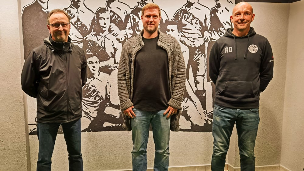 Ein Trio, das beim VFC Plauen nun gemeinsam anpackt: Mannschaftsleiter Roland Pöhler, der neue Chefcoach Robert Fischer sowie Co- und Torwarttrainer Ronny Diersch (von links nach rechts)