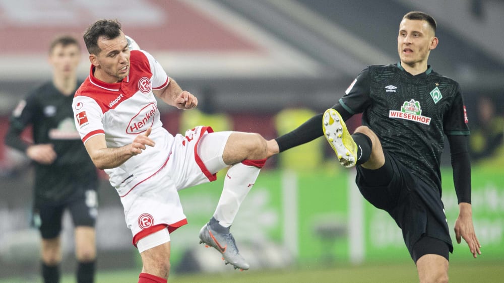Am letzten Spieltag im Fernduell: Kevin Stöger und Maximilian Eggestein.