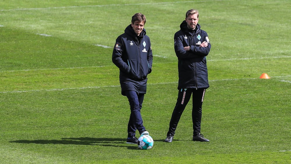 Gemeinsamer Kampf gegen den Abstieg: Werder-Coach Florian Kohfeldt (re.) und Leiter Profifußball Clemens Fritz.