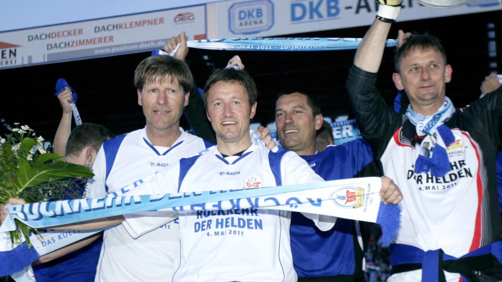 20 Jahre nach der Meisterschaft feierte Rostock 2011 die "Rückkehr der Helden", Henri Fuchs (Mi.) stand war mittendrin.