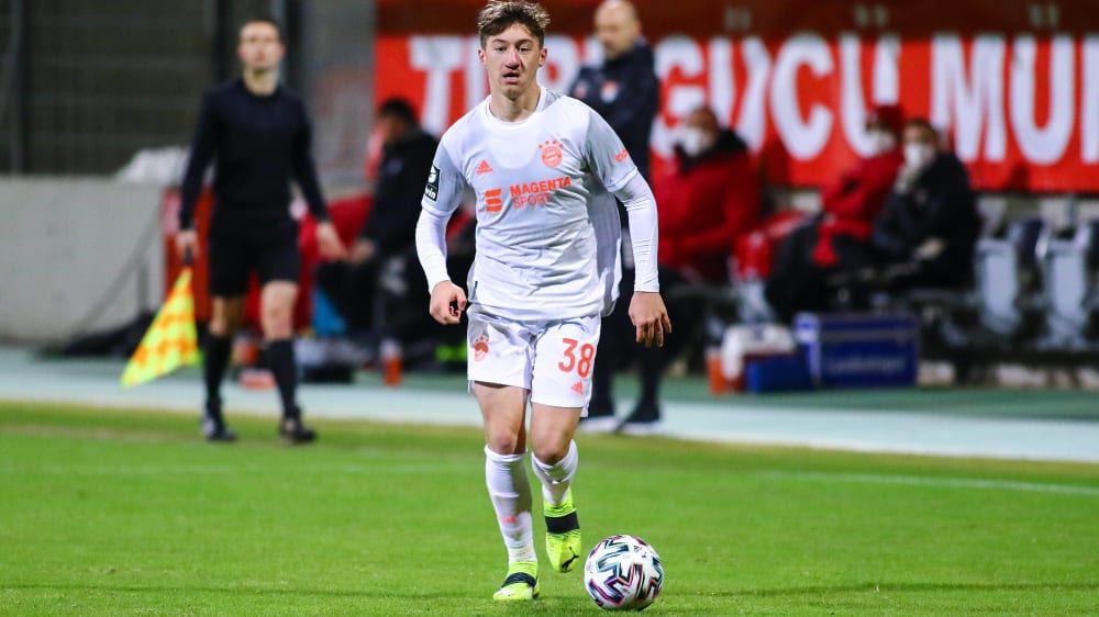 Hoffenheim-Coach Sebastian Hoeneß kann Bayern-Talent Angelo Stiller "bis ins kleinste Detail" beurteilen".