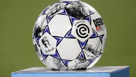 Die Eredivisie steht unmittelbar vor dem Abbruch.