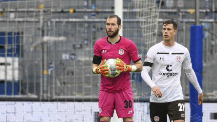 Robin Himmelmann ist Torwart beim FC St. Pauli.