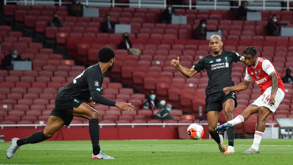 Siegtreffer vor der Halbzeit: Reiss Nelson (r.) traf nach Alissons Fehlpass.