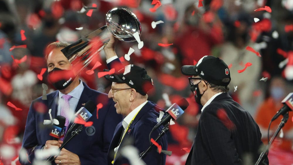 Bilder zum Super Bowl: Piratenschiff, Halbzeitshow und ...