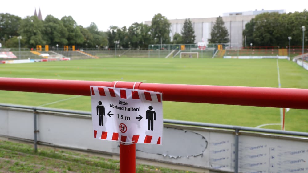 Im Nordosten wie hier in der HOWOGE-Arena in Berlin wird am Wochenende unter den vorgegebenen Restriktionen nochmal gespielt.