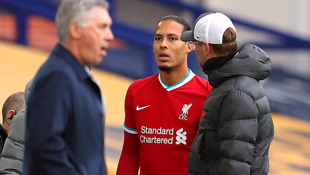 Sein Ausfall stürzt Jürgen Klopp in Schwierigkeiten: Virgil van Dijk am Samstag im Merseyside Derby.