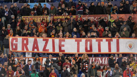 "Grazie Totti": Die Roma-Fans sind ihrem Capitano dankbar.