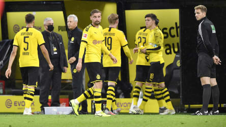 Enttäuschte BVB-Profis nach dem 0:2 gegen Mainz am 32. Bundesliga-Spieltag.