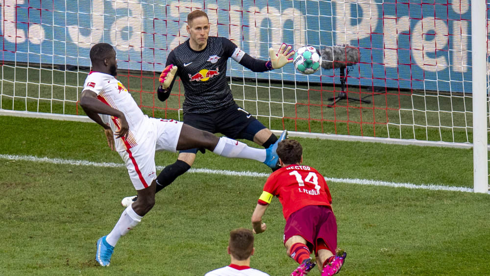 Der erste Streich: Hector köpft zum 1:0 ein.