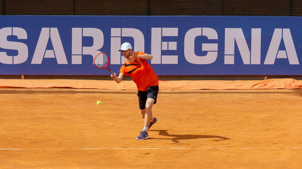 Fühlt sich auf dem Sand in Cagliari weiterhin wohl: Yannick Hanfmann.