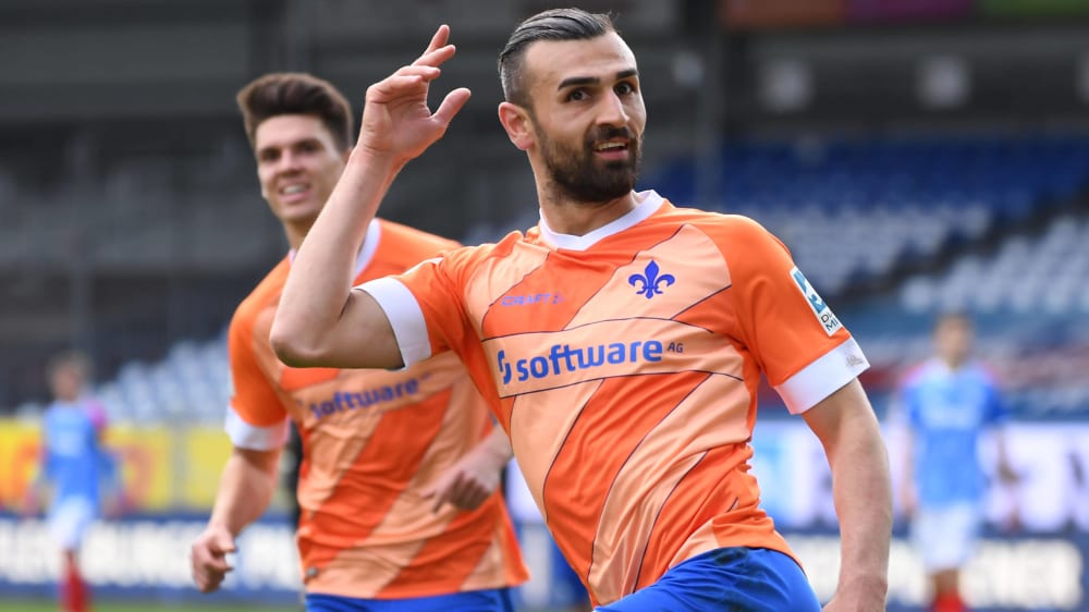 Party-Crasher im Holstein-Stadion: Dank eines Doppelpacks von Serdar Dursun rutscht Kiel am letzten Spieltag noch auf Rang drei ab.
