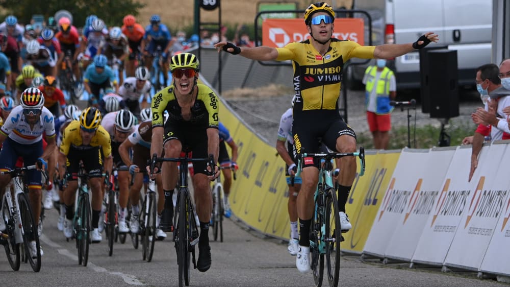 Der Belgier Wout Van Aert entschied auch die 1. Etappe der diesjährigen Dauphiné-Rundfahrt für sich