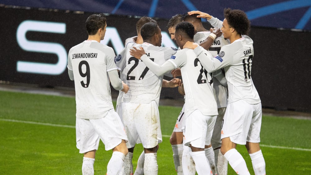 Jubel im Regen: Die Siegesserie des FC Bayern in der Champions League geht weiter.
