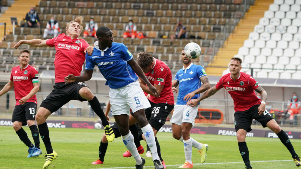 Darmstadt 98 feierte gegen Hannover einen Last-Minute-Erfolg, Pfeiffer sorgte mit seinem Kopfball kurz vor Schluss für den Dreier.