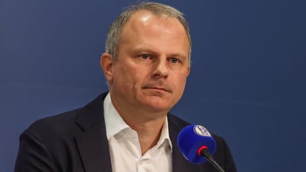 "Der Klub wurde ja zu keinem einzigen Vertrag gezwungen": Schalkes Sportvorstand Jochen Schneider.