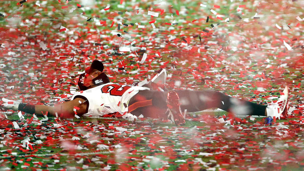 Bilder zum Super Bowl: Piratenschiff, Halbzeitshow und ...