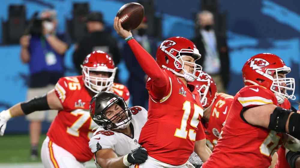 Bilder Zum Super Bowl Piratenschiff Halbzeitshow Und Eine Frau Fur Die Geschichtsbucher Nfl Bildergalerie Kicker